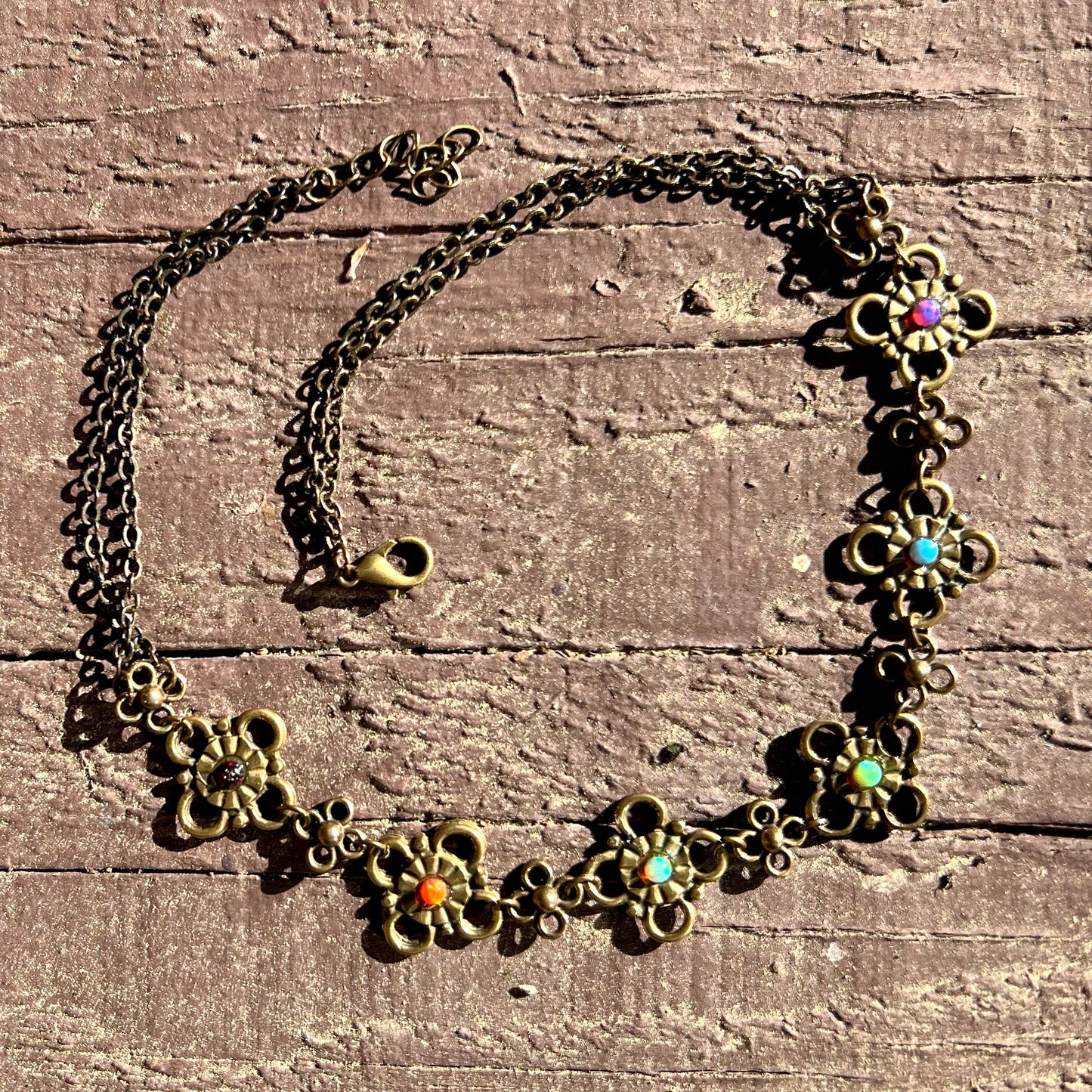 Brass Link Choker in Gravity